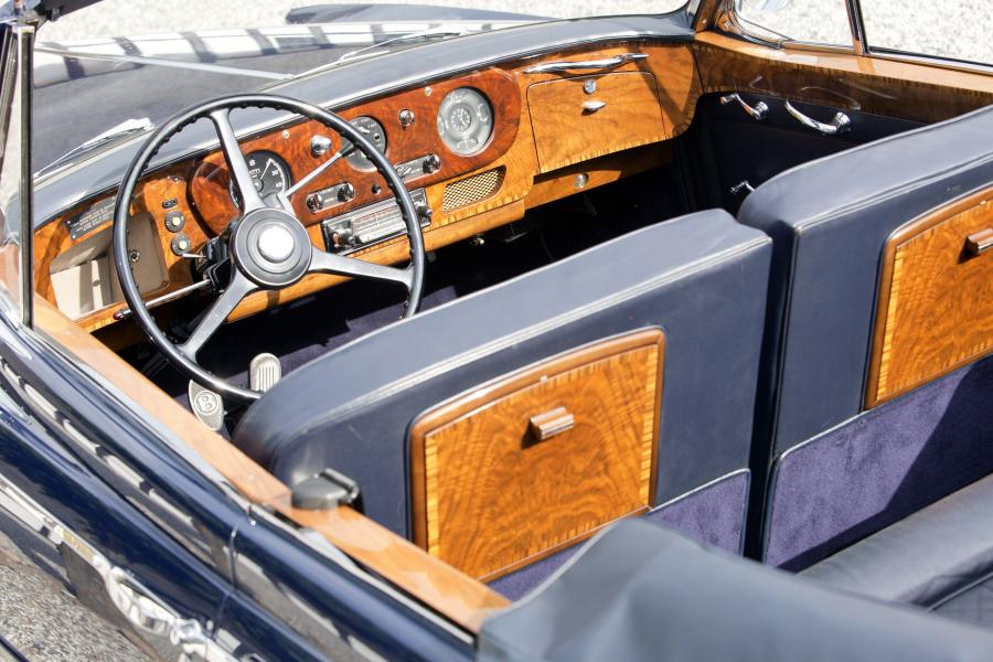 Интерьер Bentley S1 Drophead Coupe by Mulliner 1956 года  (фото 11 из 13)
